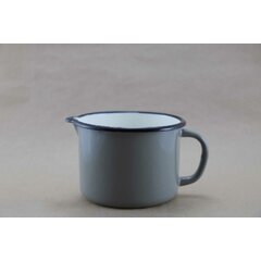 Šedý plechový hrnček s výlevkou 1 000 ml